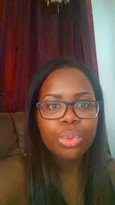 EzellenWp's profile picture. Nothing's wrong if it makes u happy