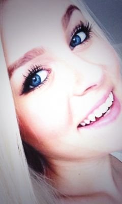 •Dagis größter fan♡
•Ein ganz treues Bienchen♡
•Dagi ist die beste♡

Ich liebe Dagi und all die andren bienchen da draußen♡