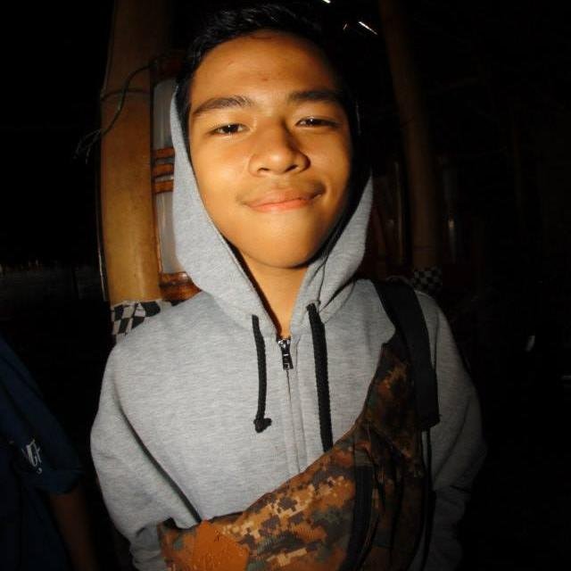 Mahasu81's profile picture. 4 string@DieBoxingHc suckmicrofon@SK_206 GusdurLovers |