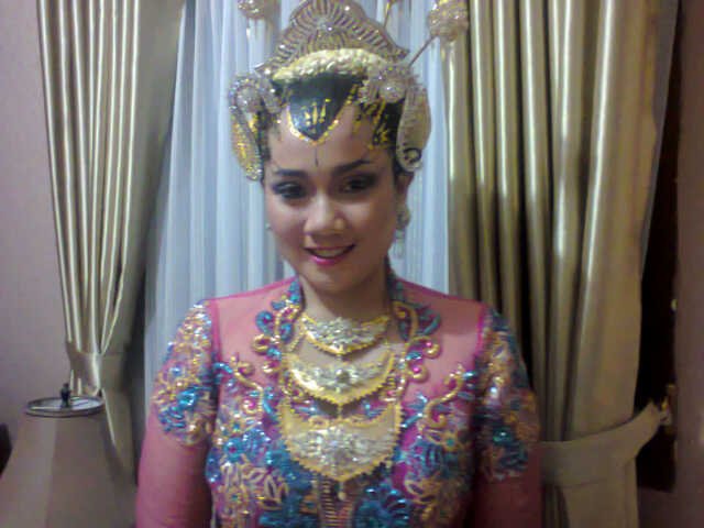 Be your self,luv My God,luv My Family,luv My Ikis Botak,Luv ikis's Family,luv My Friends,luv My Job,luv My Jesus Christ end mother maria☺