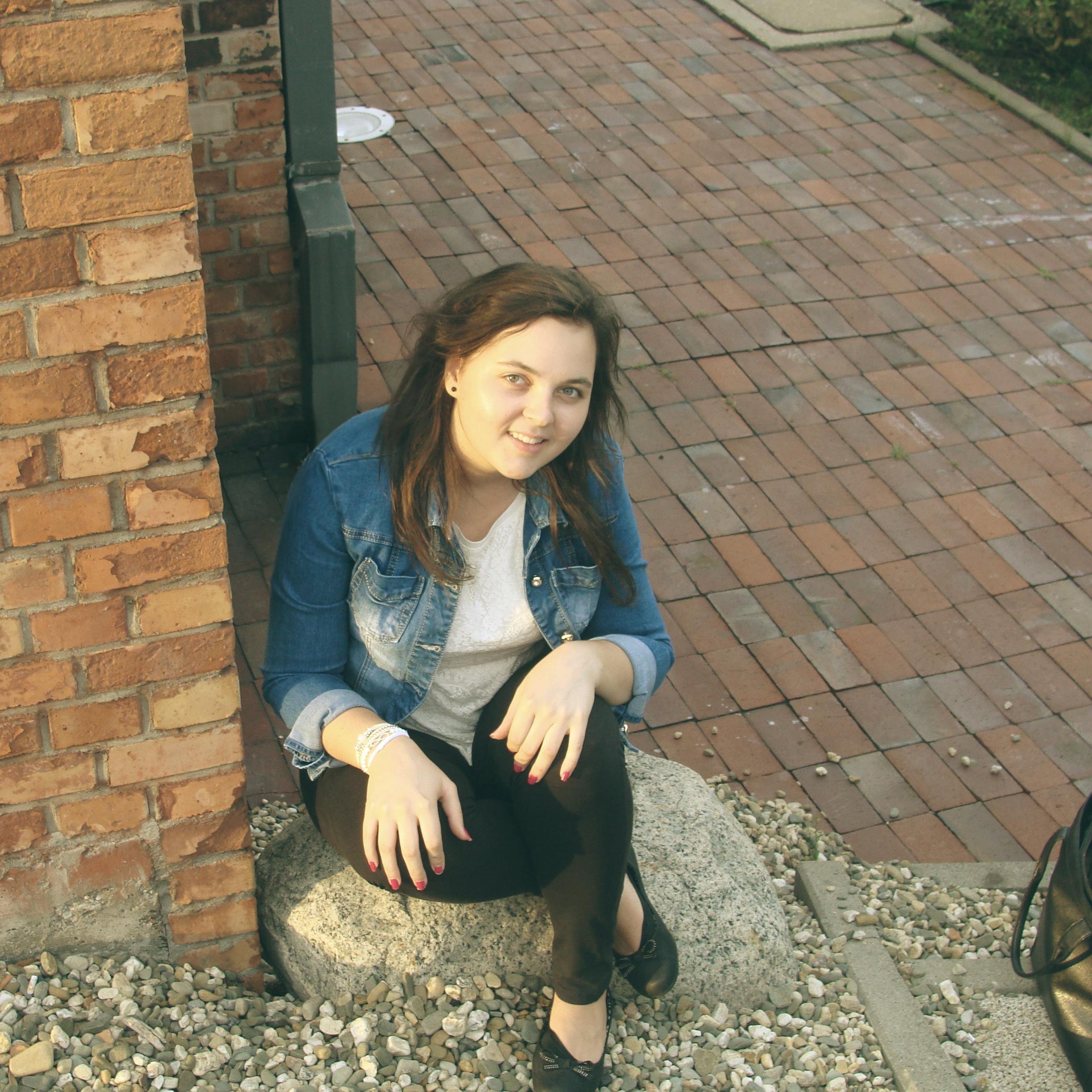 Hi I'm Agnieszka,  I'm Directioner♥,Vampette♥, 5SOS♥,Mahomie♥ and others. Cause all I wanna be, all I ever wanna be, yeah, yeah
Is somebody to you. Follow me;)
