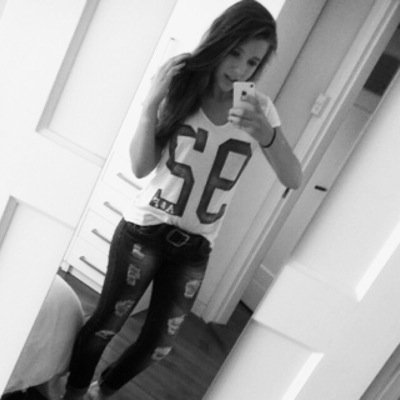 zoee my best friendd, iiloveher.