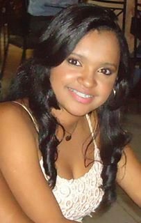 escorpiana, 15 anos,dedicada,engraçada,vingativa,as vezes um pouco boba, mas só tentando ser feliz!!!!