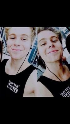 hey I gave you a free follow please follow my main @hemmingsfxntasy
