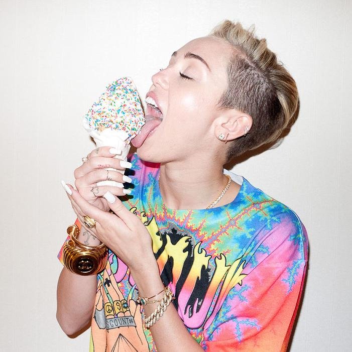 Follow my actual account, @EternalSmiler and thank you if you do! I use these accounts to vote for Miley and RT.