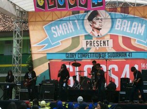 sharp_project's profile picture. OMG HELLO! @priliass @harun_ahbr @dico_primadhas @abdulazizahbr @mariniputri_ @kikioctariansya