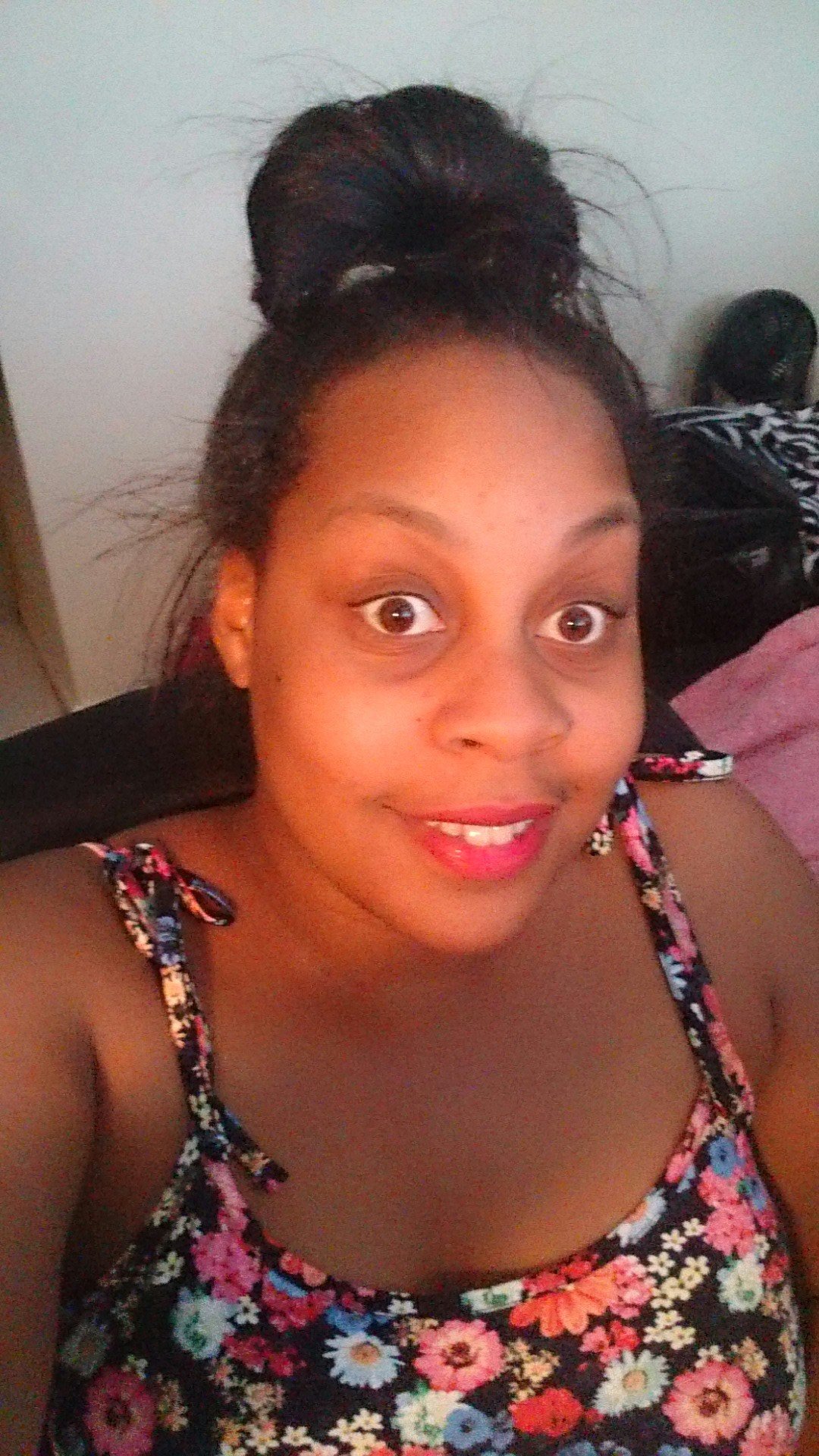 lishybubble's profile picture. Studied Media and TV Production. Love clothes, but hate shopping. Not an animal lover, but love ELEPHANTS :)