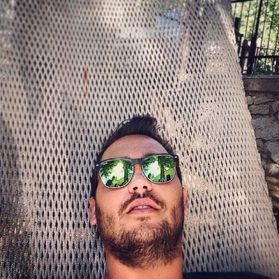 Non sei un semplice essere umano che si deve amalgamare alla massa. Tu sei un guerriero della Luce.