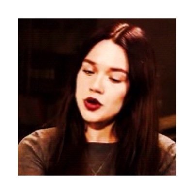 lightwoocl's profile picture. that gloomy girl who sighs a lot?