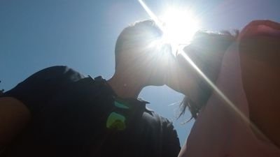 El pasado muere, el presente vive, el recuerdo queda y la vida sigue.                                        Cuando dejes de tener miedo empezarás a disfrutar