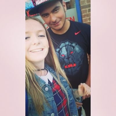 Shannykins123's profile picture. this is my old twitter