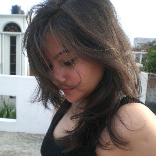 Bookworm | Reckless Retweeter | Gemini | Moody