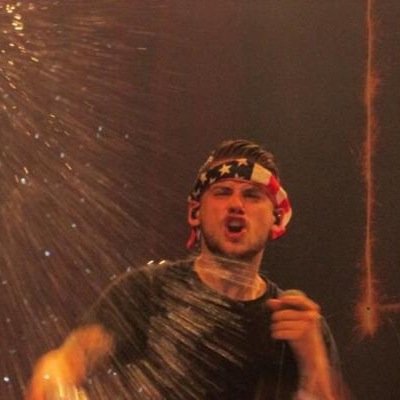 I'm Tony Oller, Taken by @icarlyshaay, she mine girl not yours, so back off and don't touch her, or i'll kill you and hurt you