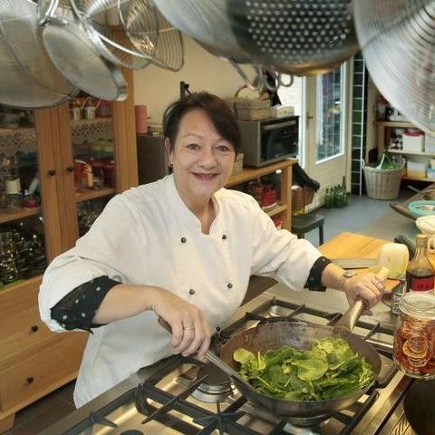 keukencoach, horeca ervaring als leidinggevende/ondernemer. erkend leermeester en gediplomeerd banketbakker eigen kookschool. co-coach