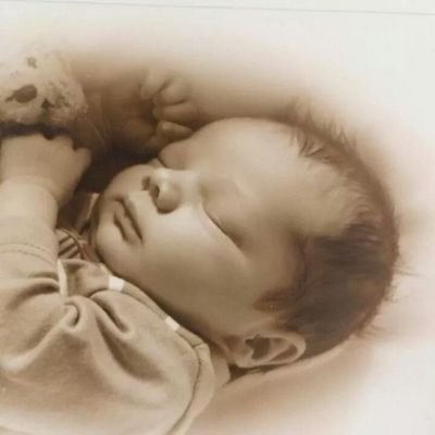 Born 12 August 2014
Parents Julio & Kim
