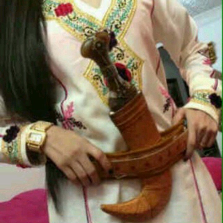 ‏‏♥بنت الشااايب♥       ماخسرت في دنيتي الا الردي...اما الكفو فهوو دايم على يمنااااي