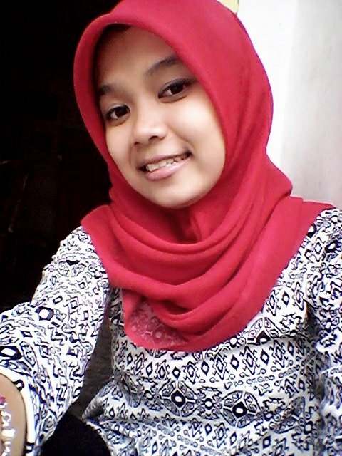 sayang ayah & ibu,keluarga,sahabat,& APA ♥ lahir 31 juli 1994