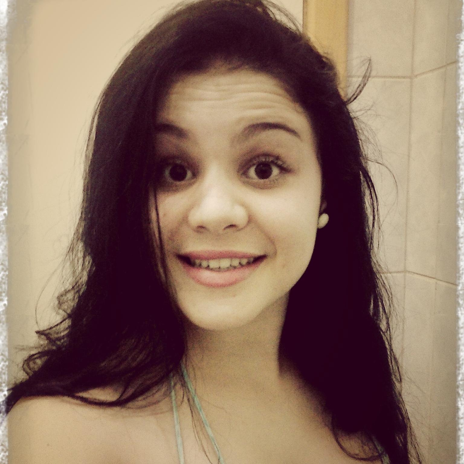 A vida é para quem topa qualquer parada. Não para quem para em qualquer topada. quero que venham dias bons, e dias ruins só assim a vida vale a pena *_*