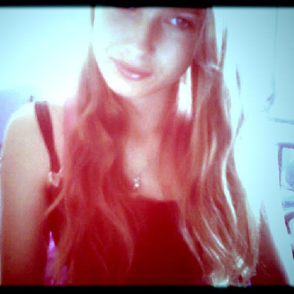 Melanie_Vaessen's profile picture. ♥Houden van liefste tessa #15jaar. #Teamdikzijn w/ @Tjerrydejong #TeamBarbie w/ @lvgrmdv #TeamBf #K3V ♥.