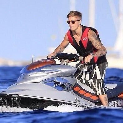My idol saved me when no one else could he is amazing he told me to believe in my dreams and never say never.he may grow up but he will always be kidrauhl