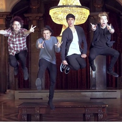 Im just a fangirl stuck in a fanzone 0/4 0/5