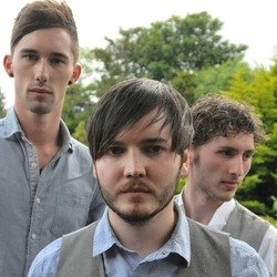 Indie band from North Wales & Shropshire. We love big guitars and bigger drums. Influences:Paramore, The Joy Formidable, The XX 
http://t.co/F3PH0iQeHU