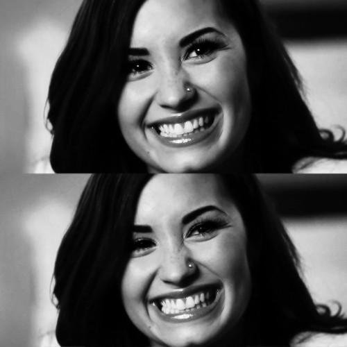 votando pela lovarow #votedemilovato