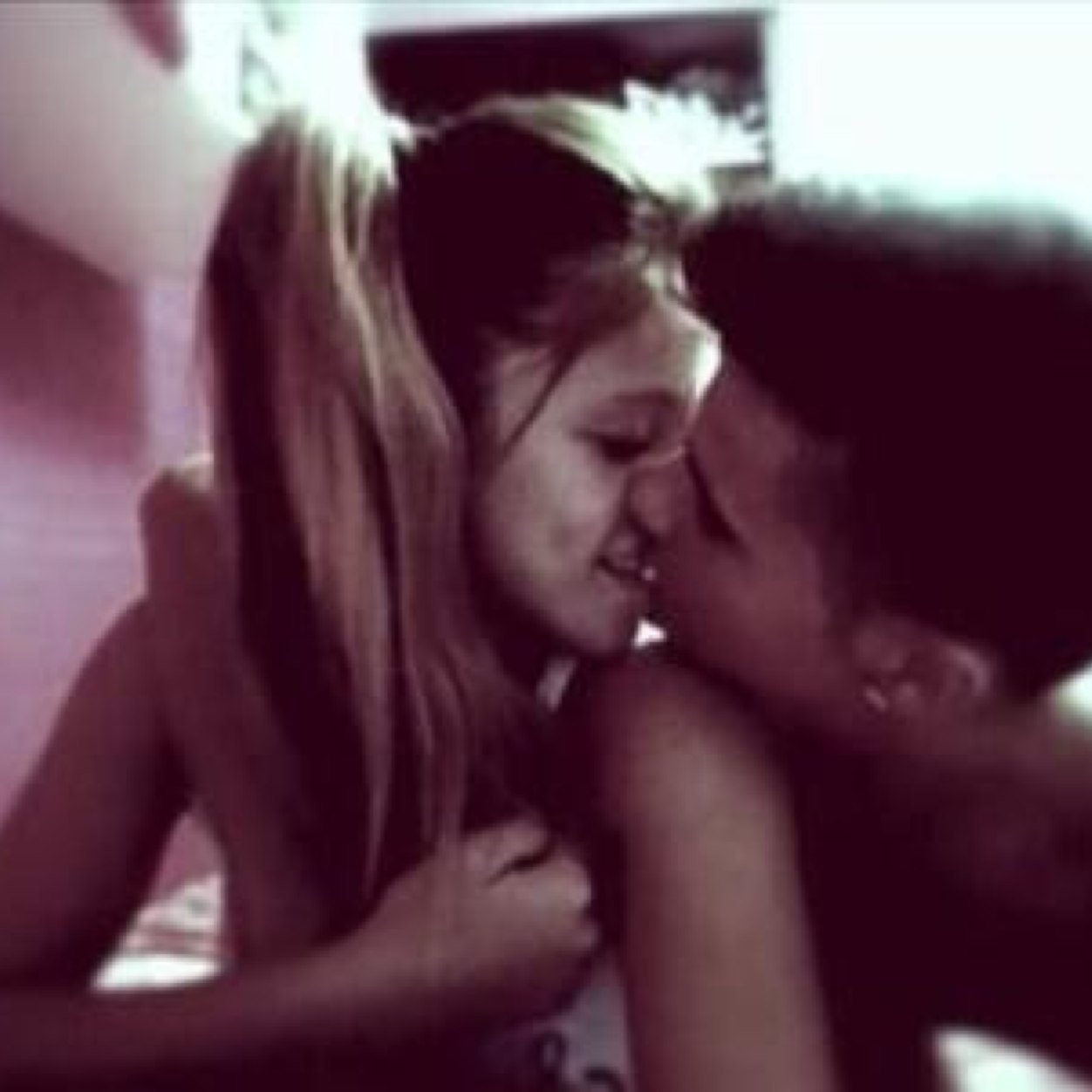 mariani_alexis's profile picture. 1 año ❤ 8 meses ❤junto a el enamoradisima de mi futuro esposo
20 meses a su lado, nos esperan mas años juntos