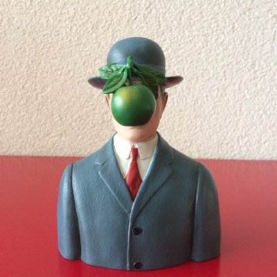 ClasHen's profile picture. Logica brengt je van A naar B, fantasie brengt je overal🍀