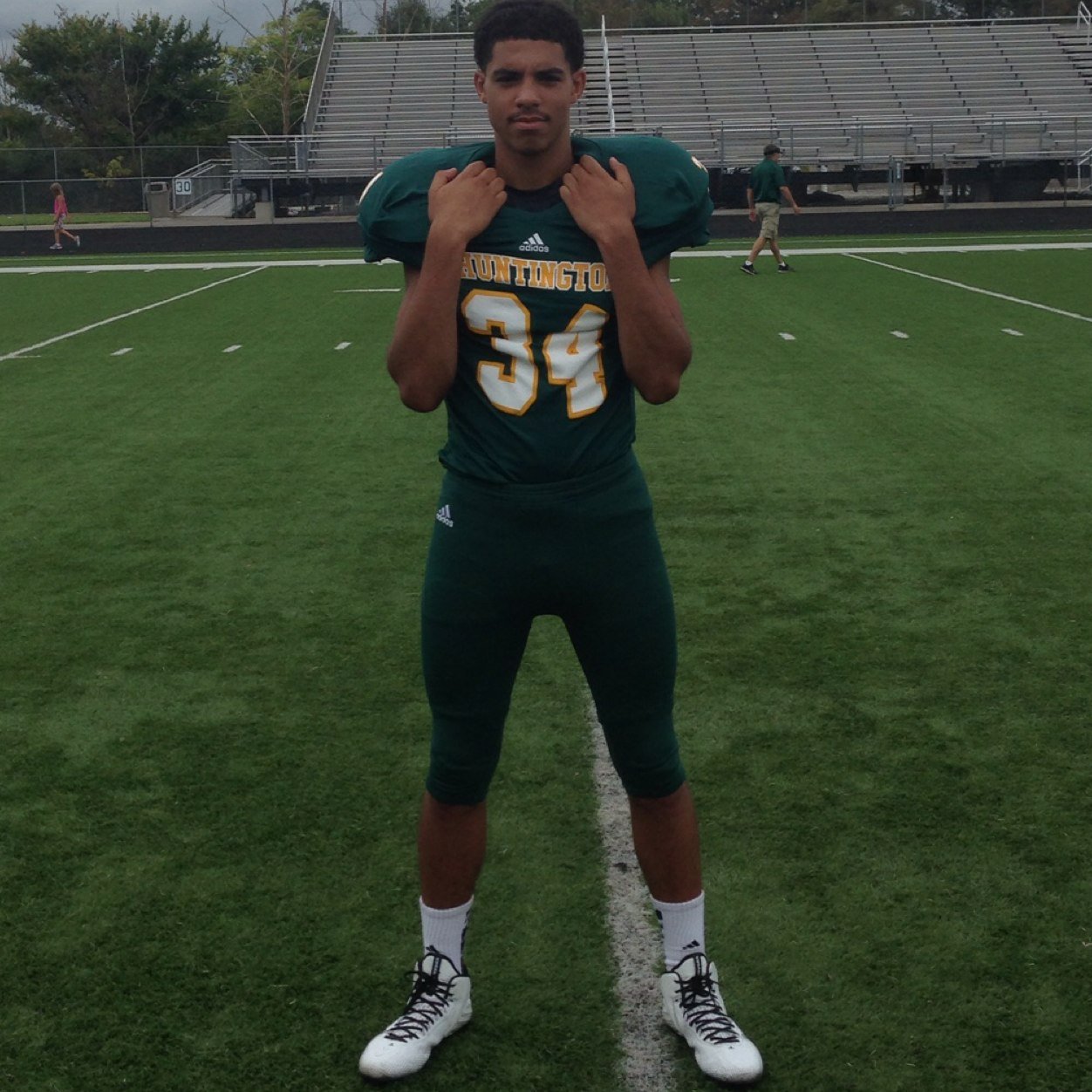 HHSFOOTBALL #34 ✊