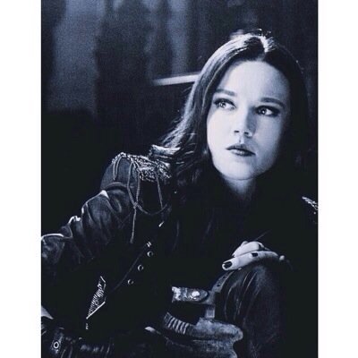 Cazadora de demonios.
Heartbreaker & heels lover.

//but first let me take my whip\\

Loving my vampire.