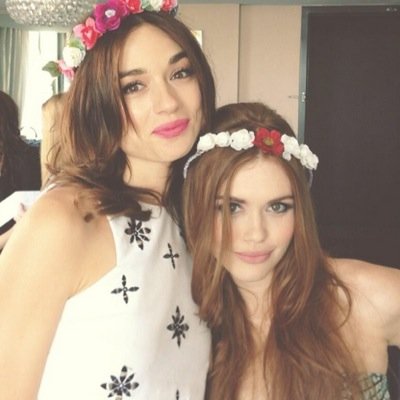 I'll scream|17 year old banshee|@RedHeelMartin's twin|@_AlphaOfTheYear's Pack| Single | Straight | Anyship | Bestie : @BossyMalia