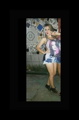 ''Quem fica faz arte com as sobras de quem parte.''