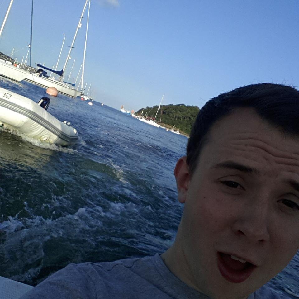 AlexCon96's profile picture. Gods own countie