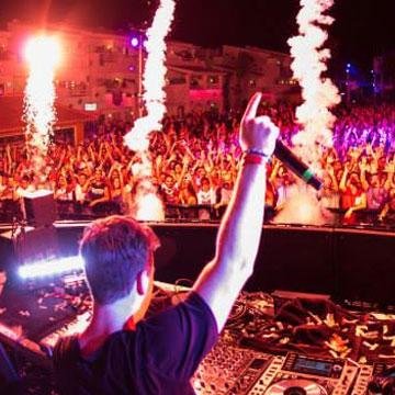 johnVazer's profile picture. Personal account, guess my name!
Rebuilding yourself to the limit!