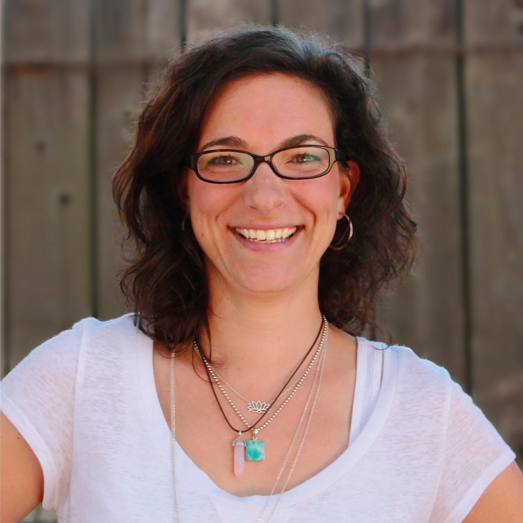 Spiritual Life Coach sharing self-love + self-care tips, mindful living + gratitude ideas, and ways to find peace amid suffering