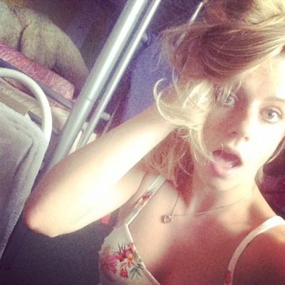 Hee lieve Juul, Je bent in een korte tijd heel speciaal voor me geworden! Ik kan altijd met je lachen en sta 24/7 voor je klaar ♡♡ Loveyouuu xx lobkee 14-03-14