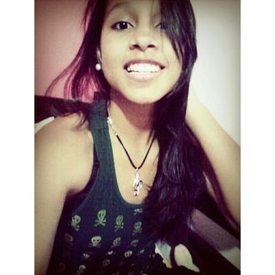 Sou apaixonadamente louca por @LinkinPark,Pisciana, tenho 16 anos , OTAKU,  amo assistir Series , principalmente TEEN WOLF ! :*