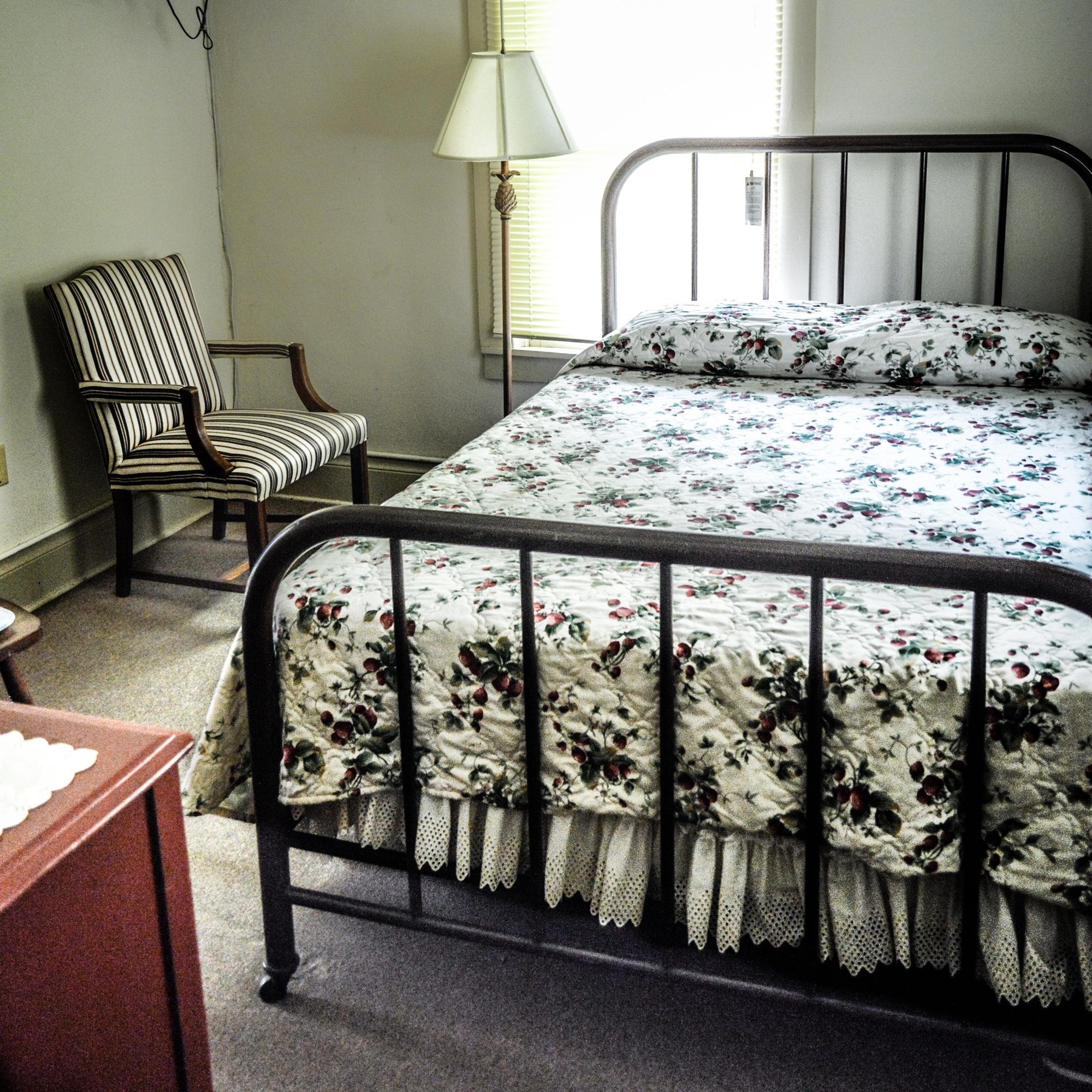 The Oldest But Newest Hotel In East Kentucky. Affordable rates, a touch of home and a great night's stay is waiting for you at the Quiltmaker Inn!