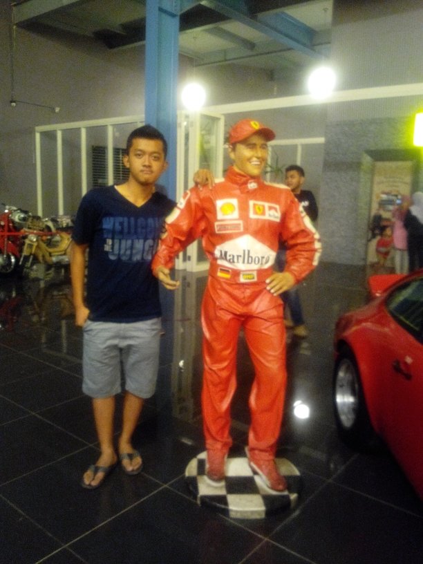 menjadi orang yang sukses dan setia untukmu