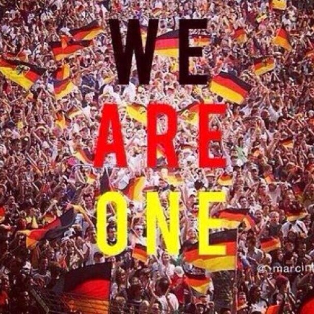 If you're crushing on someone from the German national football team, Bayern Münich, and/or Borussia Dortmund…this is the page to follow.