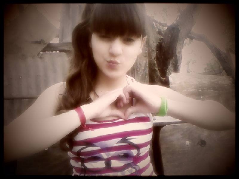 holips soy maryhe si me seguis te sigo soy buenita buena onda tuiteo cosas de 1D seguiimee