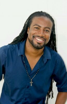 Performer. Yea that's me. Chef, Dancer, actor, musician, comedian, scatterbrain. Musically motivated. Artistic soul. Deep huh? Lol Ig: KCCardwell