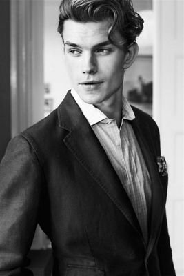 20. Hijo de mortífagos. Sangre pura y orgulloso Slytherin. #DHRole