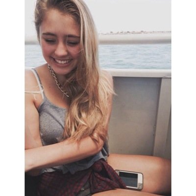 Youtube. Actress. Singer. Alien. | GG |