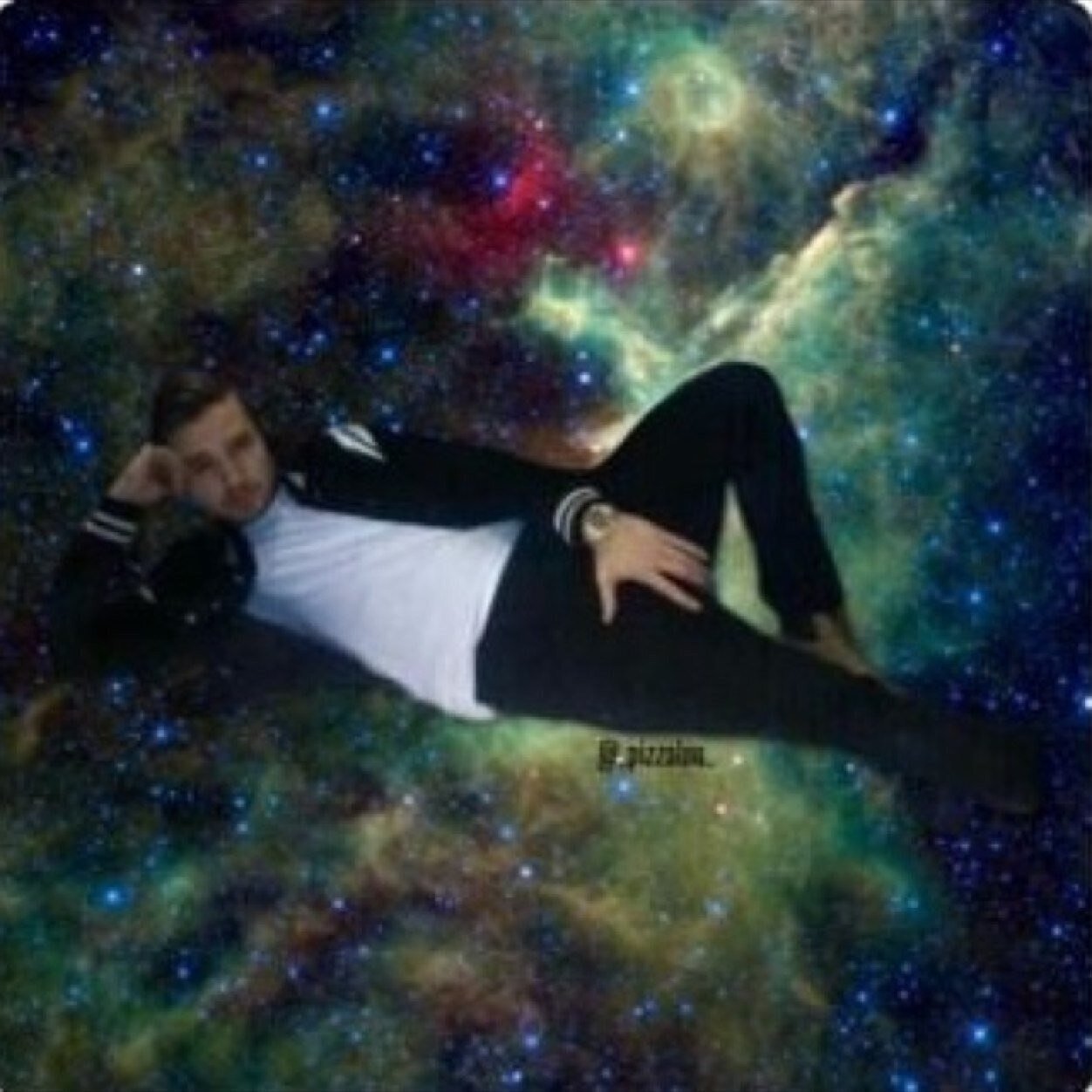 $Ha/5 funny/4 IWISH/a life$ @Lisacim + @PopeSloth follow$ $Header credit to @LucasOnStuff$ $Bau5 ass fucka, crazy ass fucka, lonely ass fucka$ $1D, Spn, 5SOS$