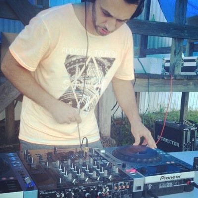 BOOKINGS: paulritcheydj@gmail.com