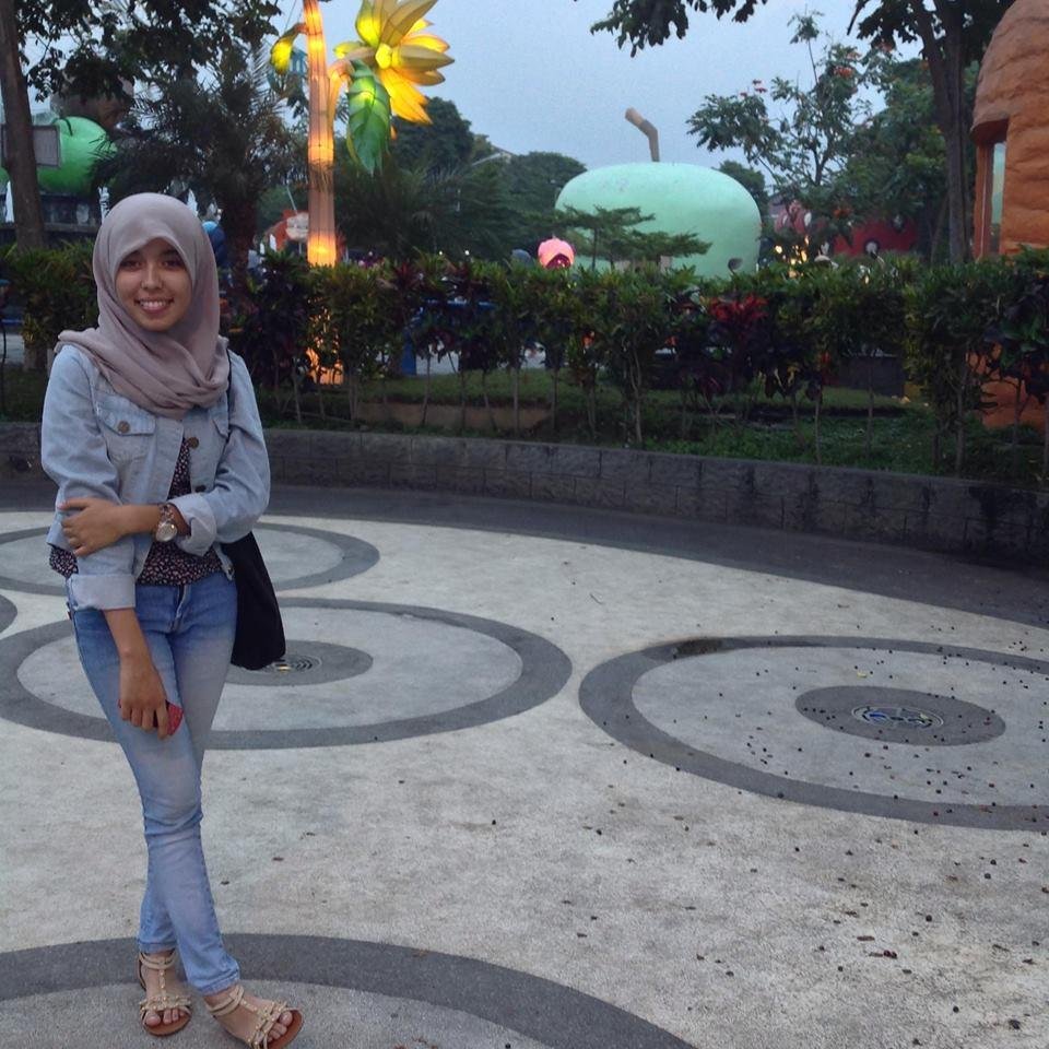 Yesana18's profile picture. Follow  account 2 : @Yessy_Loll  # SMK NEGERI 3 Blitar _ 09 oktober 1996