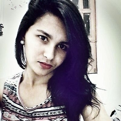 você me subestima , eu continuo nem ai e o que me incomoda deixa de existir . (: