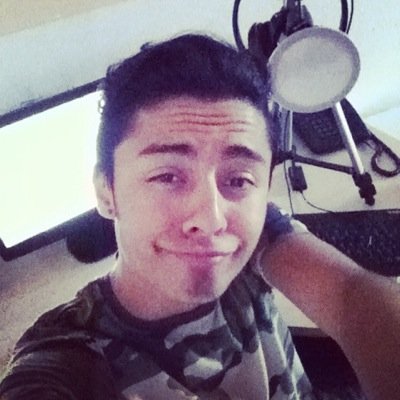 i play ukulele. i like food.